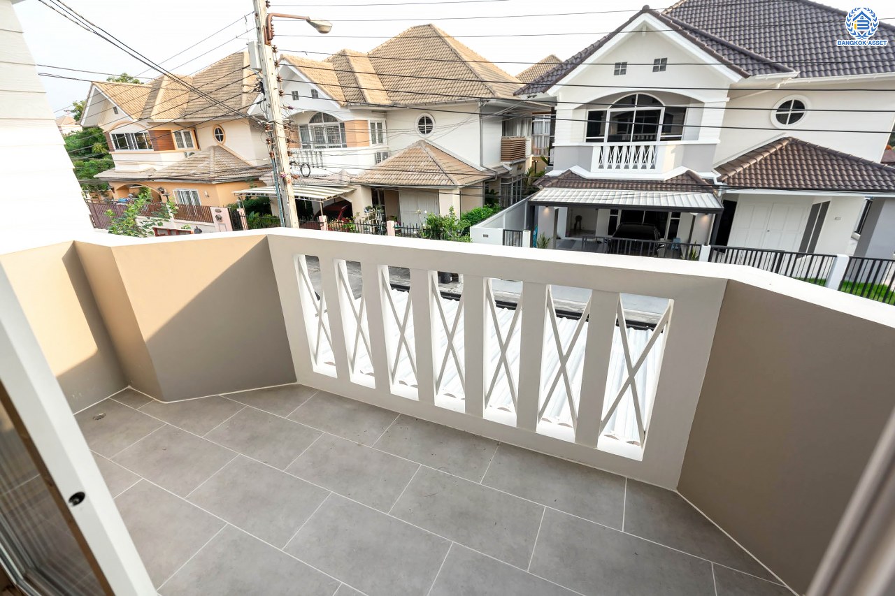 บ้านมือสองตกแต่งใหม่ โครงการ รัชชา2 บางใหญ่ เนื้อที่ 60 ตร.ว. ฟังก์ชัน 3 ห้องนอน 3 ห้องน้ำ 1 ห้องอเนกประสงค์ จอดรถได้ 2 คัน บนทำเลใกล้ถนนใหญ่เพียง 100 เมตร เชื่อมต่อถ.กาญจนาภิเษก ใกล้เซ็นทรัลเวสต์เกต ทางด่วน "ศรีรัช" และรถไฟฟ้าสายสีม่วง "สถานีสามแยกบางใหญ่"